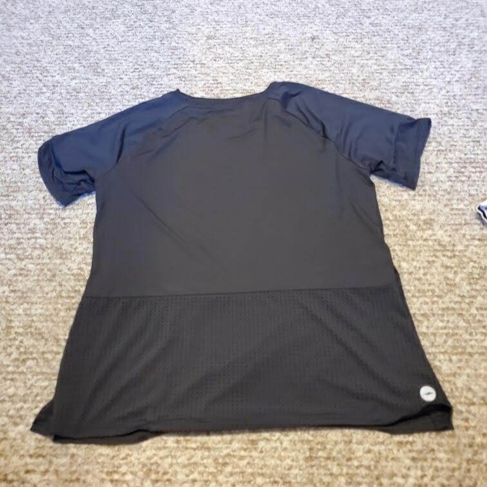 Avia medium 8/10 black activewear top